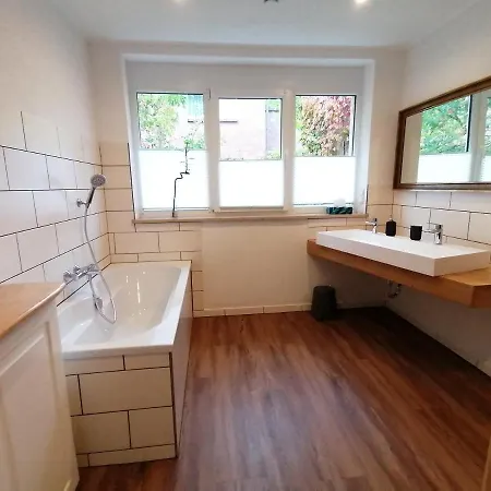 85 Qm Pauluste Mit Terasse Und Garten شقة