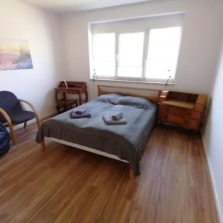 85 Qm Pauluste Mit Terasse Und Garten Appartement
