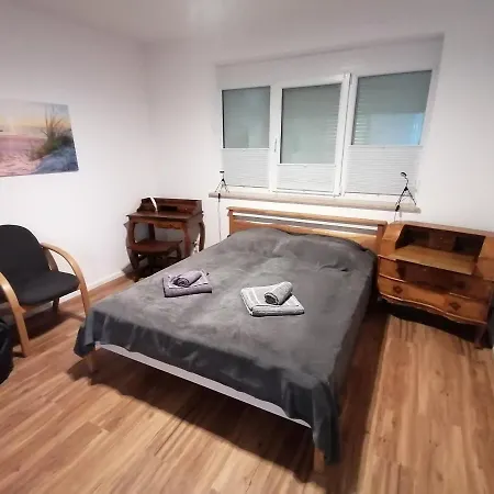 شقة 85 Qm Pauluste Mit Terasse Und Garten روستوك